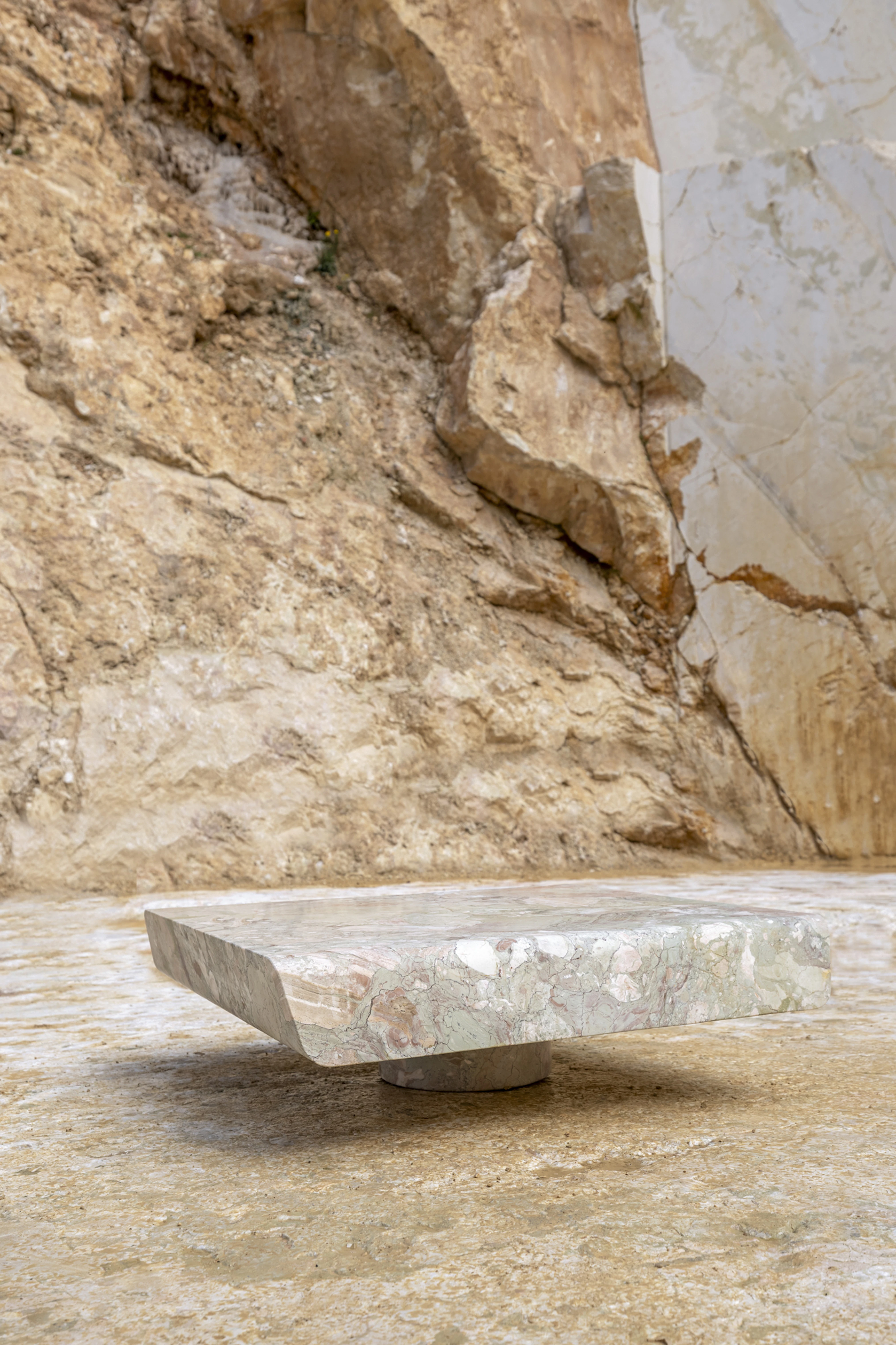 Alinea Design Objects, Via Via salontafel in Ceppo di Sicilia