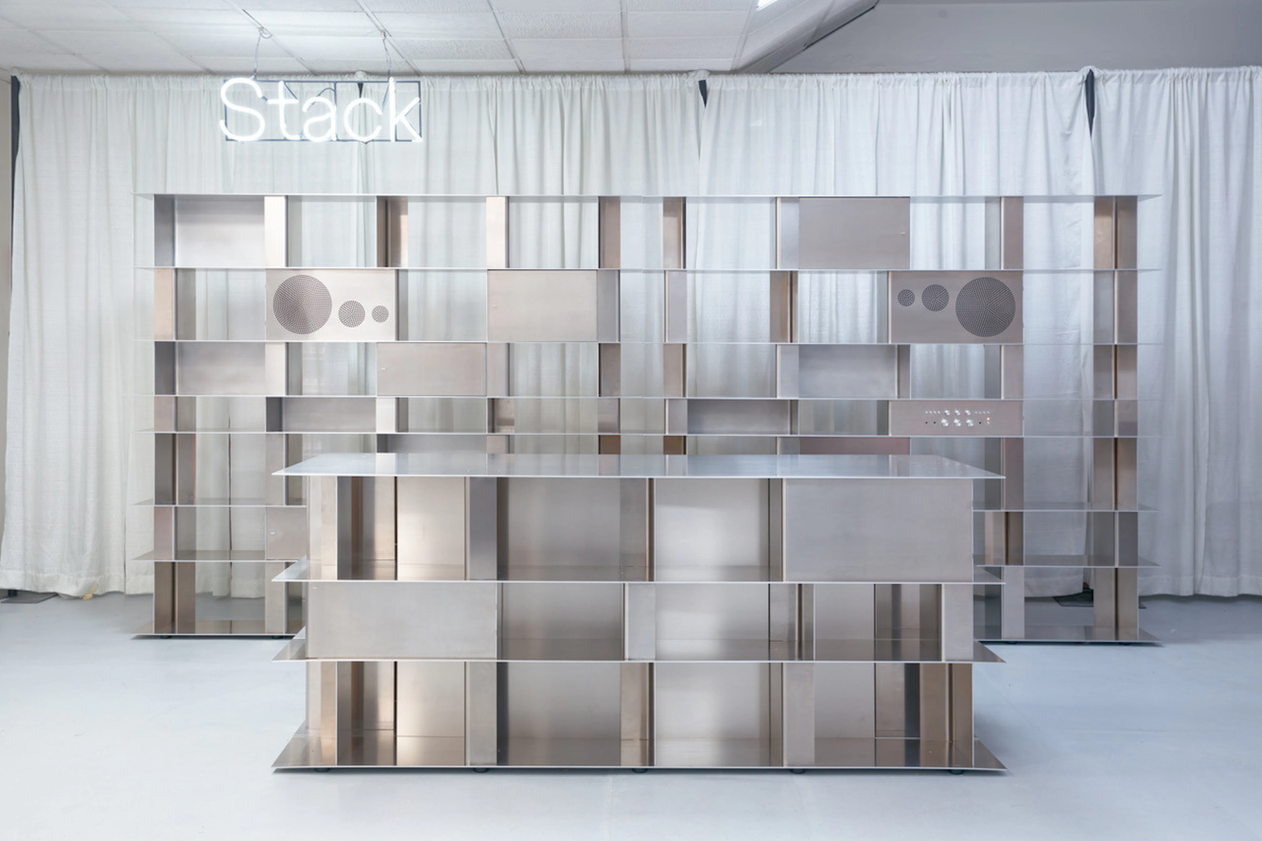 7 Stack by Studio Moto bar voor Deoron