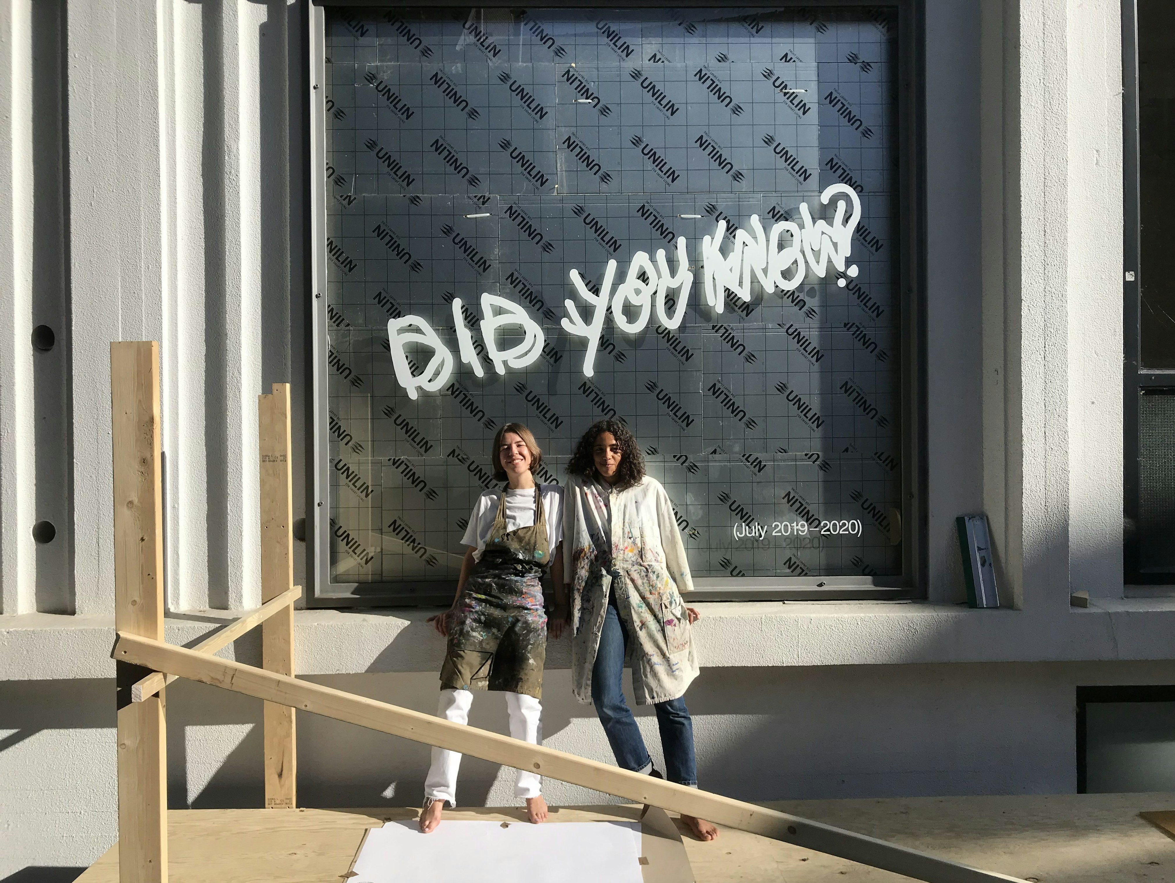 Nana en Sophie voor de Jan van Euck Academie.