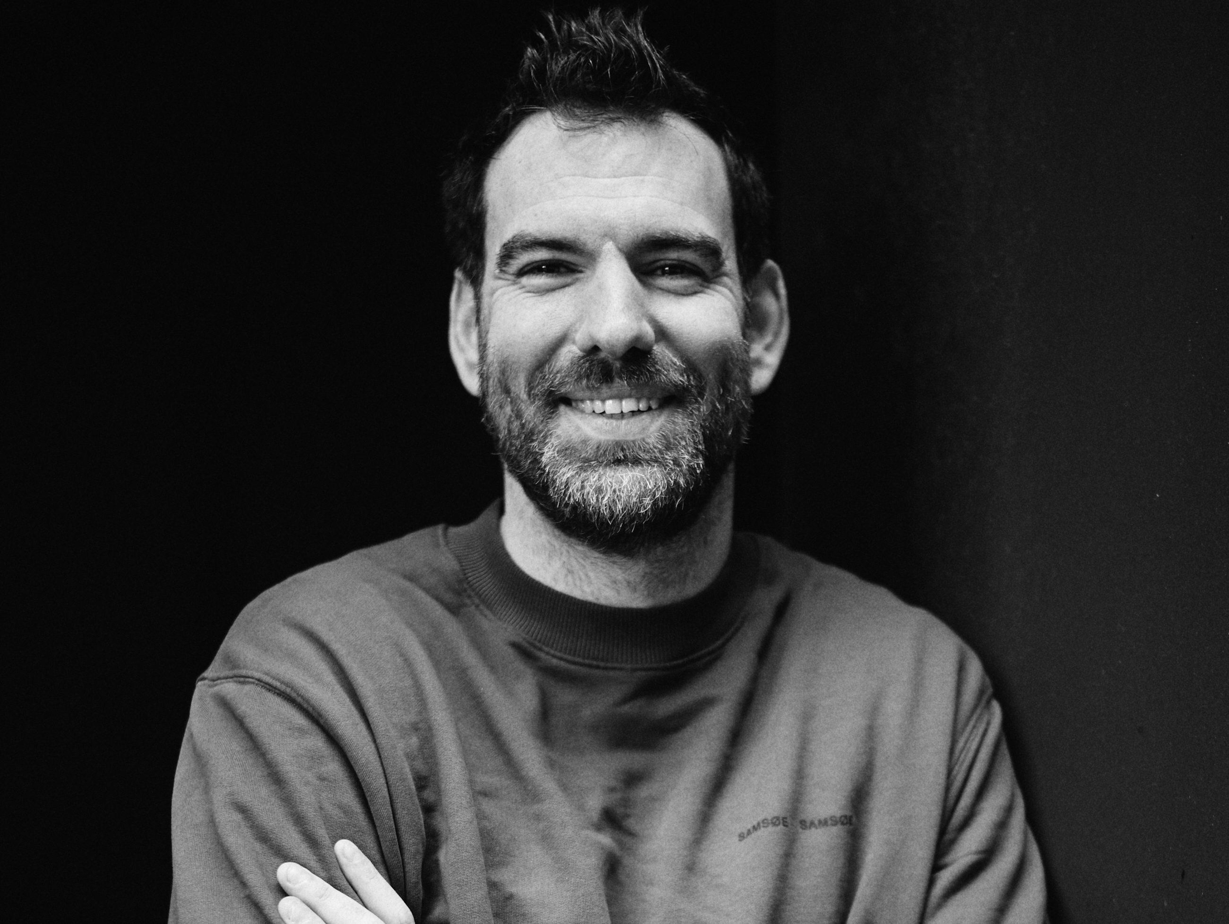 Zwart wit portret foto van Karel Cardinaels.