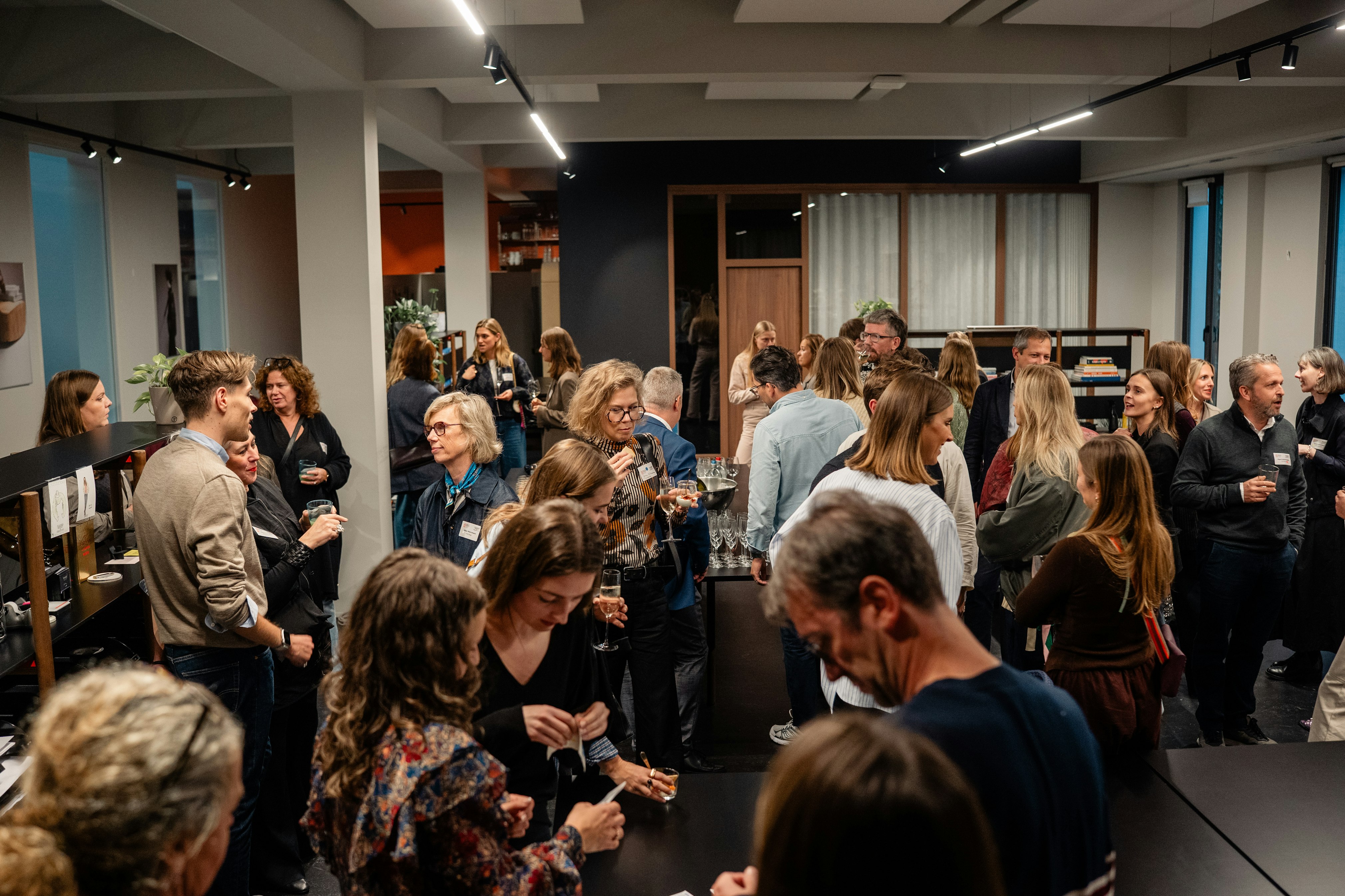 <p><i>The Fashion Circle</i></p>