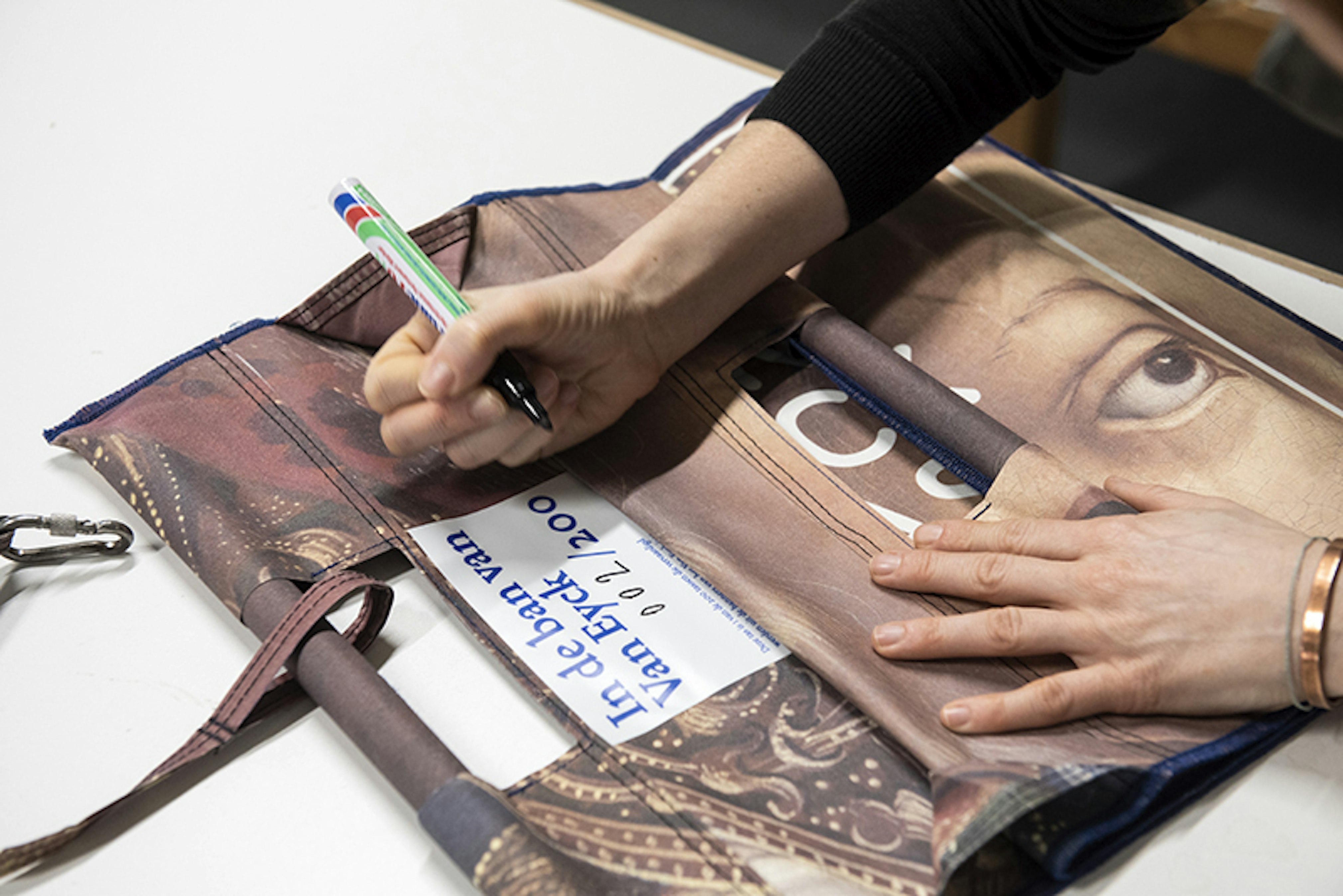 De kemphaan ok 2 Wat levert het samenwerken met een maatwerkbedrijf op?