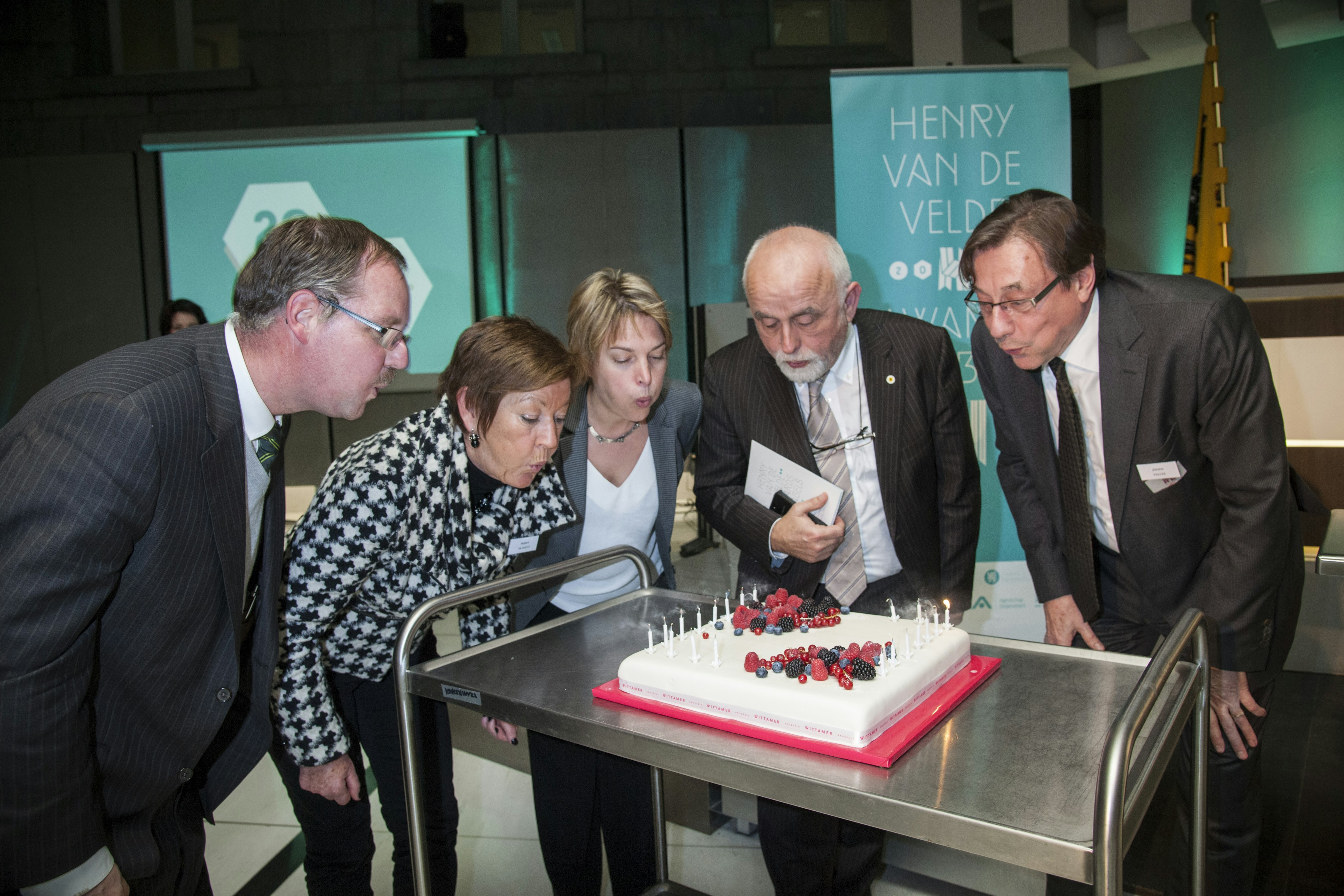 Hvdv13 c 4 Hvdv13 c 4