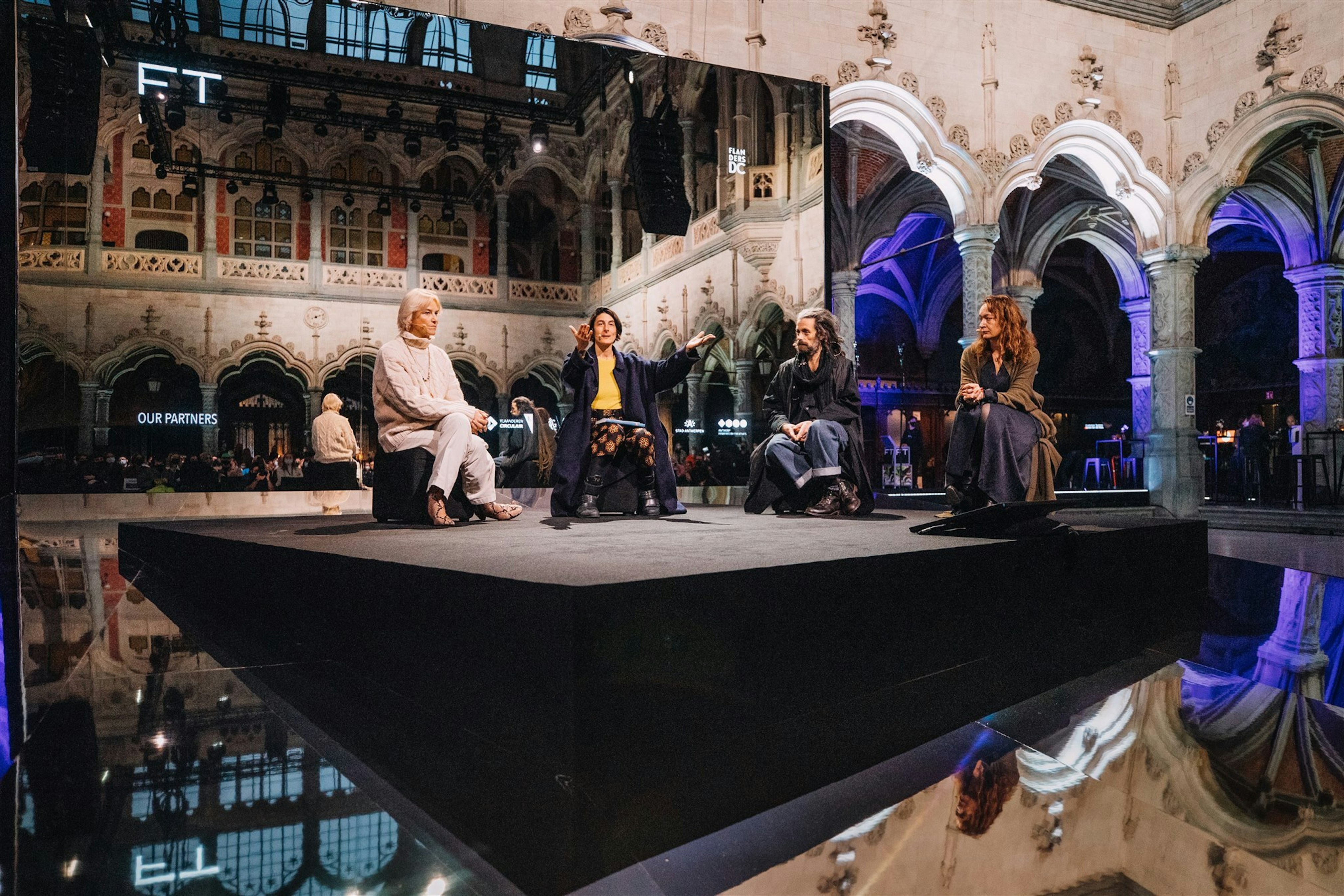 Vanessa Bruno, Anja Aronowsky Cronberg, Jan-Jan Van Essche, Laura Larbalestier © Fille Roelants Vanessa Bruno, Anja Aronowsky Cronberg, Jan-Jan Van Essche, Laura Larbalestier © Fille Roelants