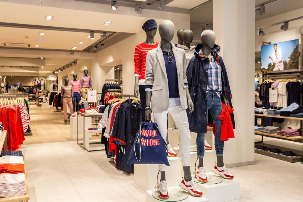 Visual merchandising bart adriaensen esprit flanders dc 1 Visual merchandising bart adriaensen esprit flanders dc 1